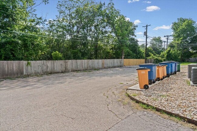 Building Photo - 3436 Willowrun Dr