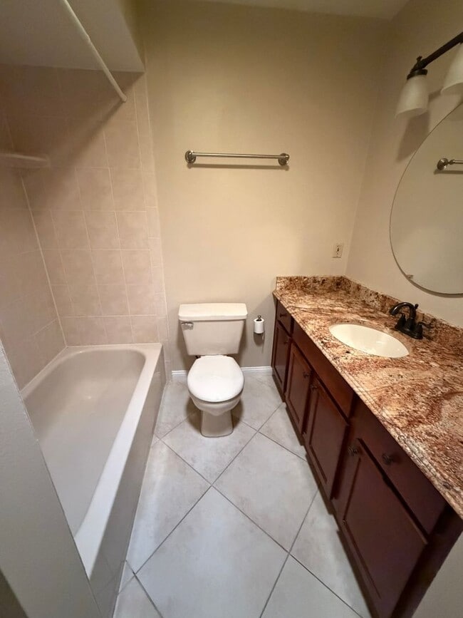 Building Photo - 2 Bed 2 Bath in St Cloud for Rent