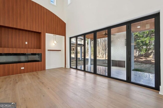 Building Photo - 120 Thome Dr