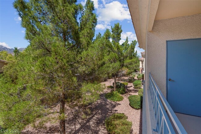 Building Photo - 353 Amber Pine St