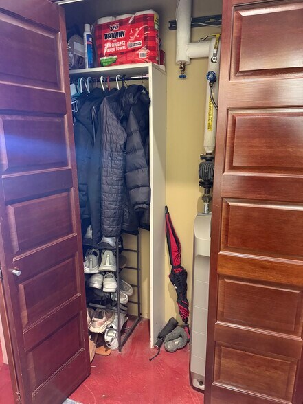 Building Photo - 150 Village Crossing Way