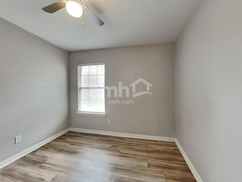 Building Photo - 416 Jeffdale Dr