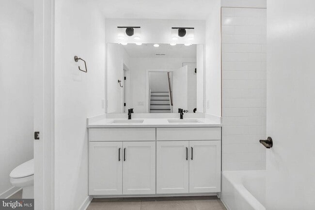 Building Photo - 3212 Evergreen Walk