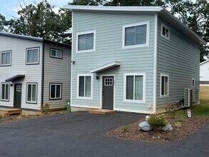 Building Photo - West AVL Cottage 105