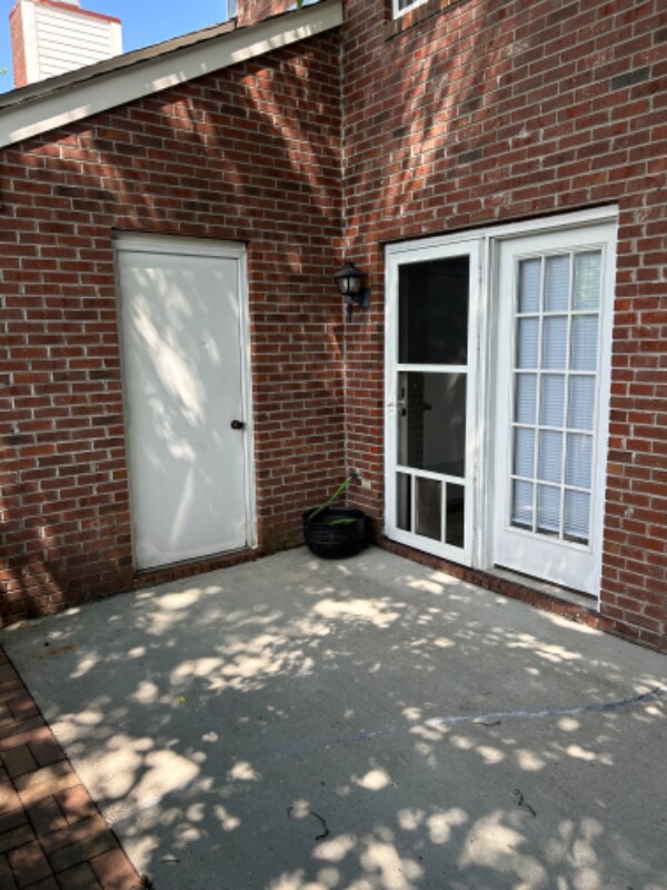 Building Photo - 5050 Lamppost Cir
