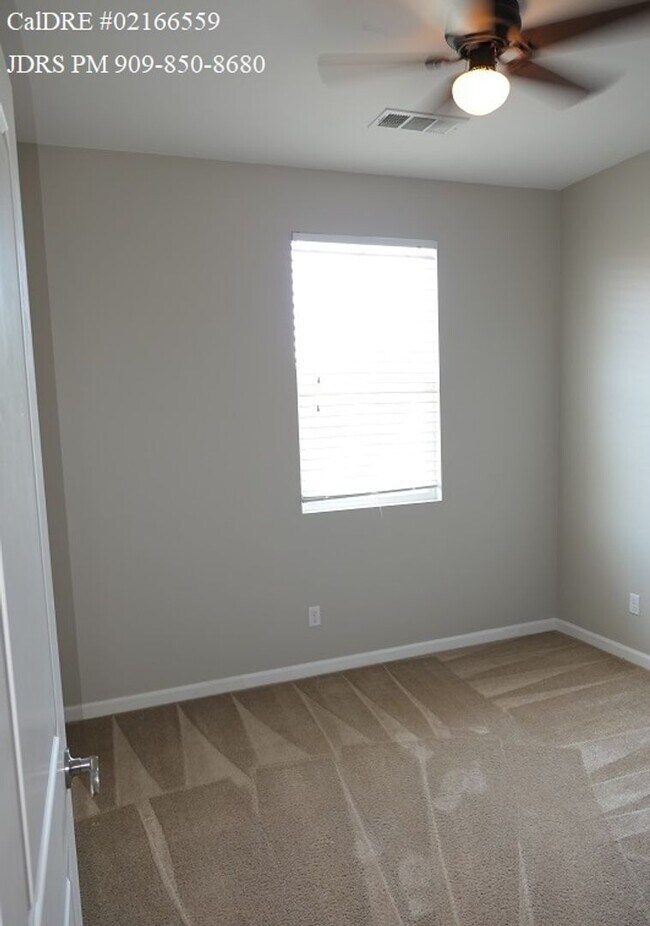 Building Photo - Ontario 3 Bedroom Condo