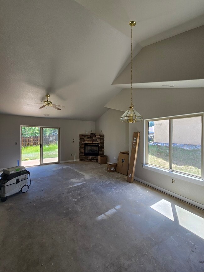 Building Photo - 1642 Columbine Village Dr
