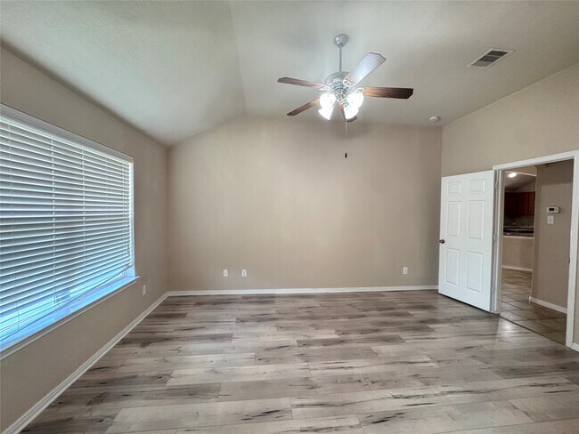 Building Photo - 25210 Ginger Ranch Dr