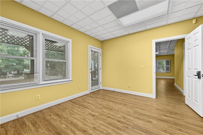 Building Photo - 860 Cramac Dr