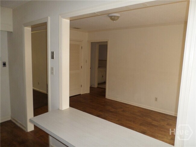 Building Photo - 203 W 58th St