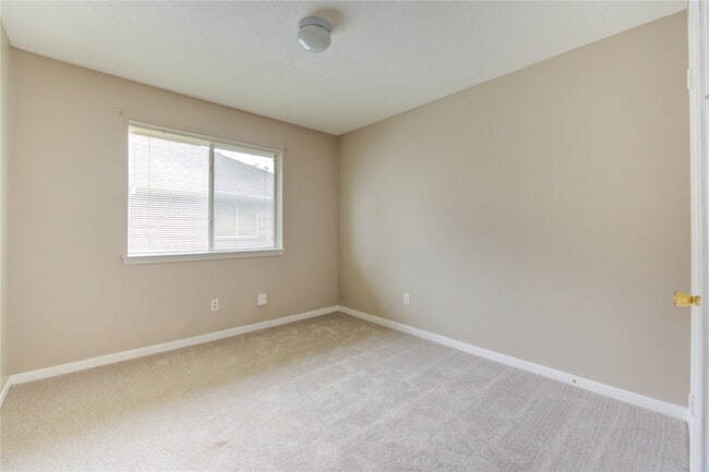 Building Photo - 1411 Township Ct