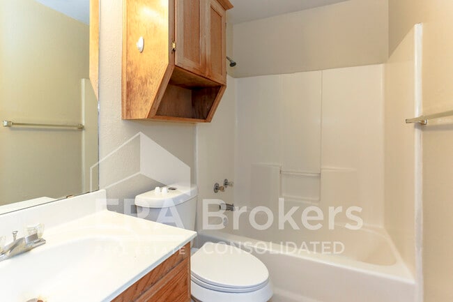 Building Photo - 1907 Windward Dr