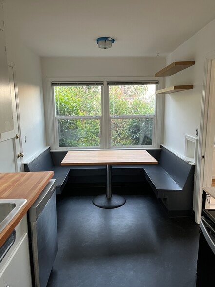 kitchen - 13-15 SW Bancroft St