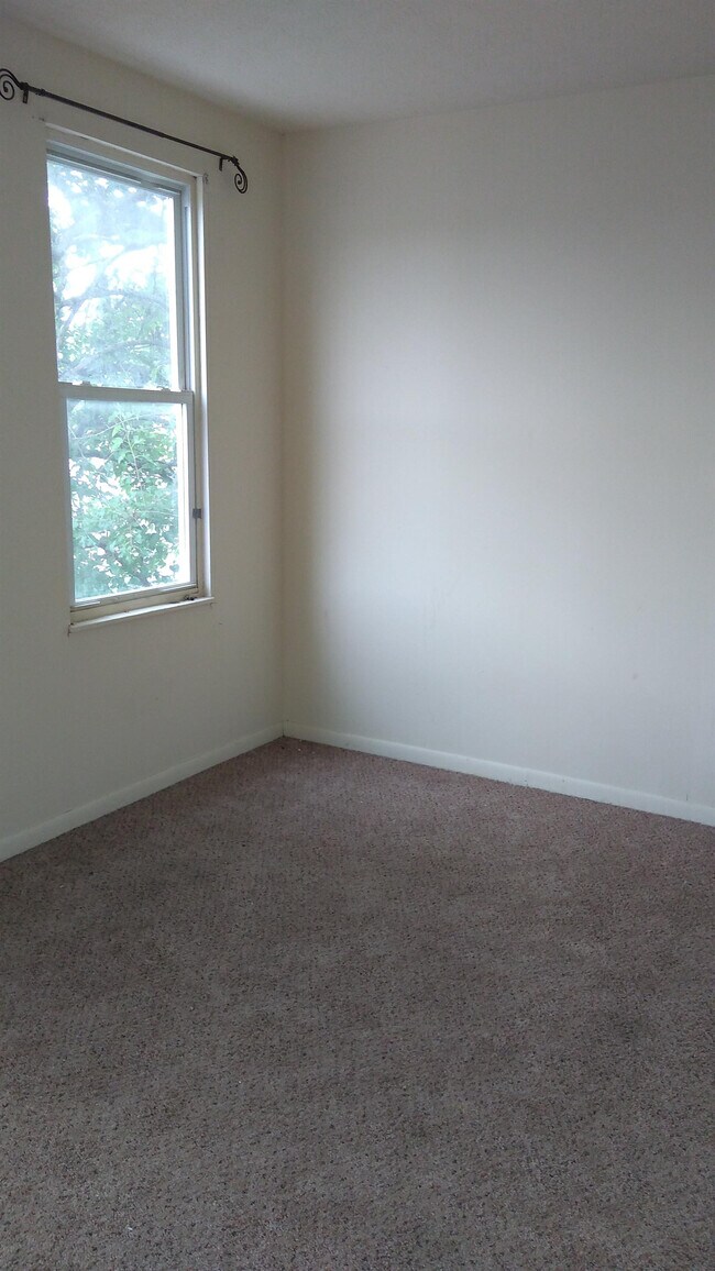 Building Photo - 1618 Dewey Ave