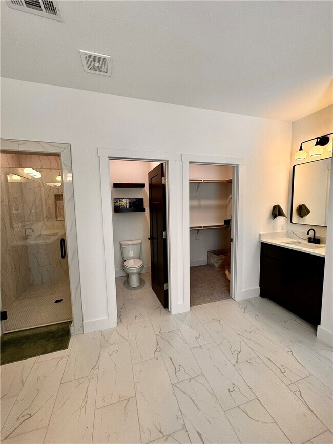 Building Photo - 8881 Williams Rd