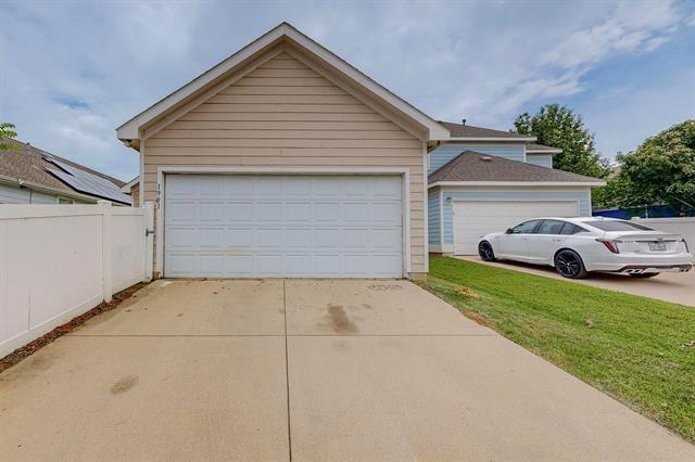 Building Photo - 1901 Prospect Ln