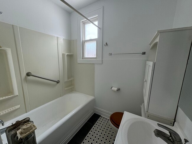 Building Photo - 28W573 Stafford Pl