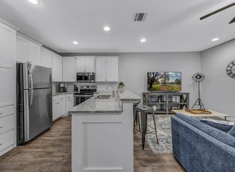 Building Photo - 3320 Robin Ln