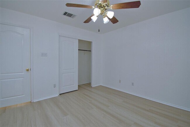 Building Photo - 1401 Haley Gray Dr