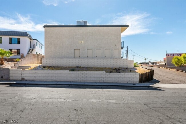 Building Photo - 525 Fir St