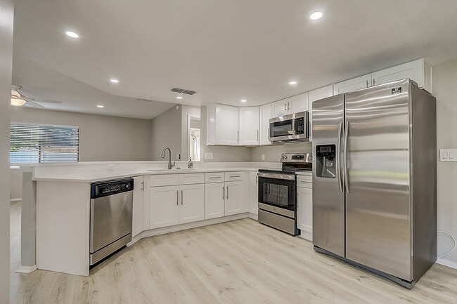 Building Photo - 6320 Edge O Grove Cir