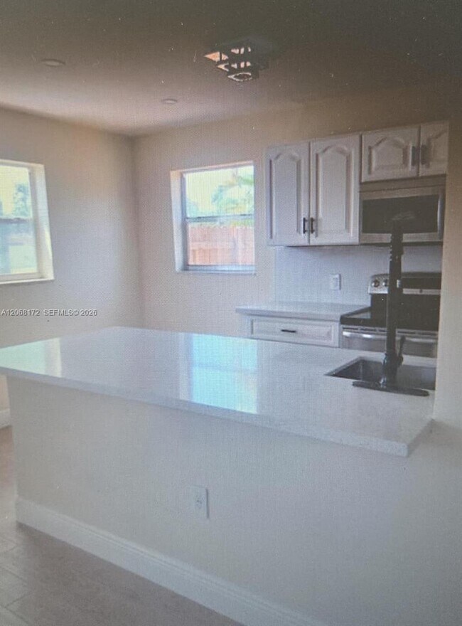Building Photo - 1531 N 70th Terrace