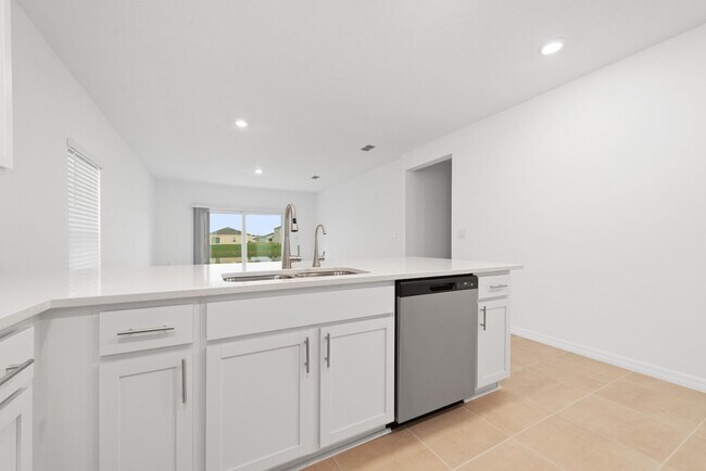 Building Photo - Like New! Spacious 4-Bedroom Home in Stepp...
