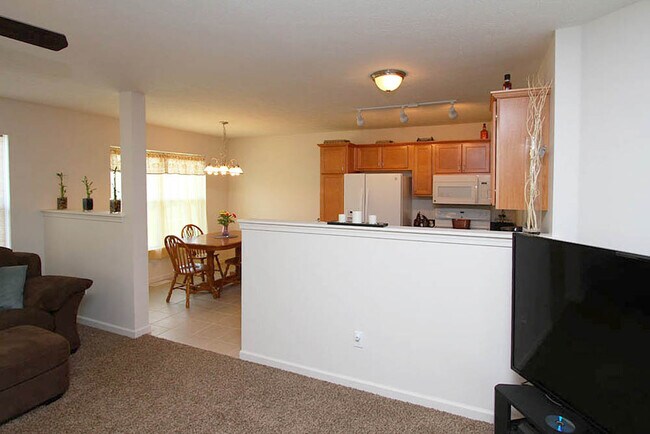 Building Photo - 6 Livery Way