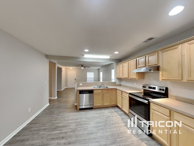 Building Photo - 217 Wild Olive Dr
