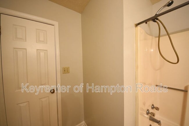 Building Photo - 313 Gaylor Ln