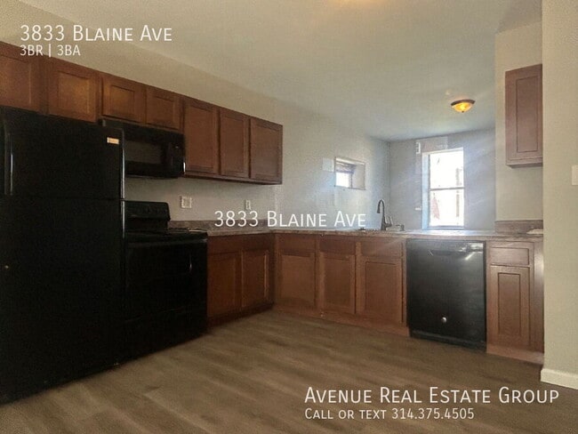 Building Photo - 3833 Blaine Ave