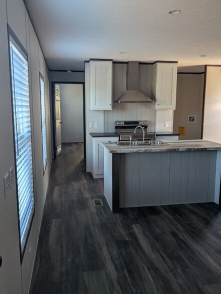 Building Photo - 244 Russellville Rd