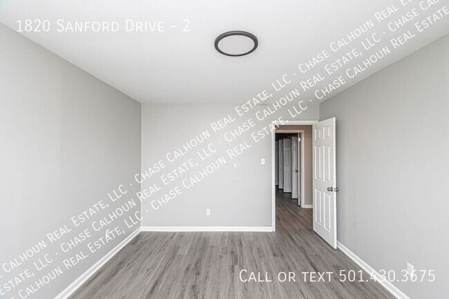 Building Photo - 1820 Sanford Dr