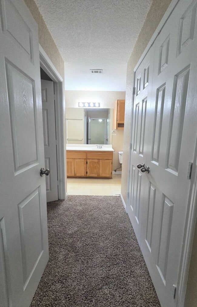 Building Photo - Charming 3-Bed, 2-Bath Country Home in Kem...