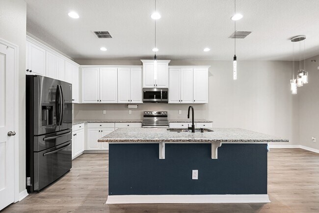 Building Photo - RIVERVIEW HOME FOR RENT!