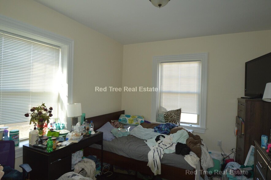 Building Photo - 29 Commonwealth Terrace