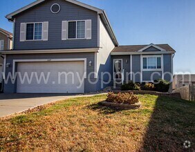 Building Photo - Spacious 3 Bedroom house at 168th and Maple