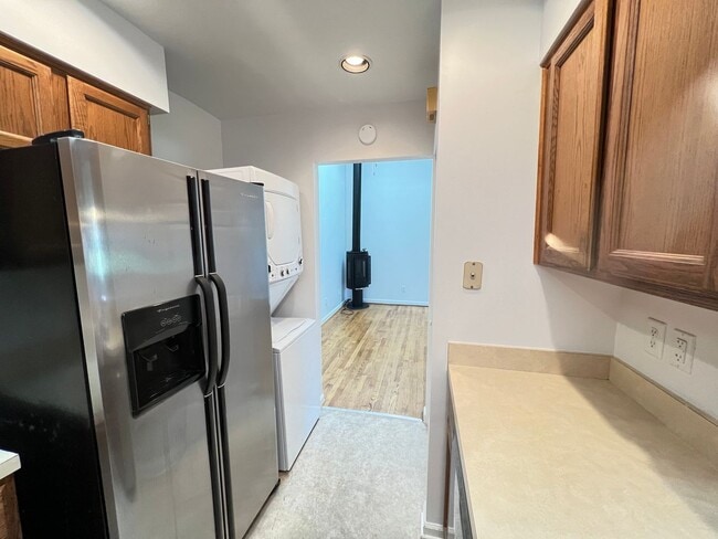 Building Photo - Branchlands Condo