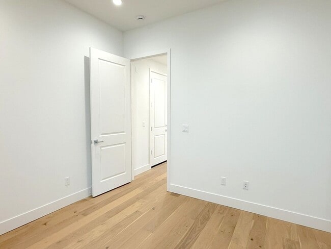 Building Photo - Newly Built ! Be The First To Live Here ! Modern Detached Home In New City Village !