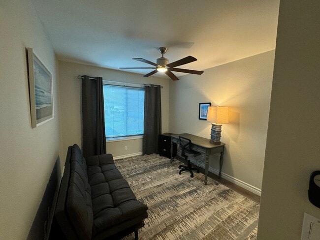 Building Photo - Short Term Furnished Beautiful SIngle Story Home