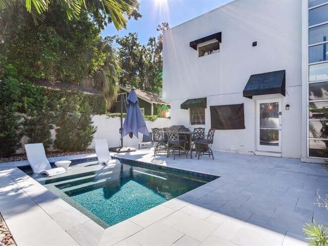 Building Photo - 3219 W San Juan St