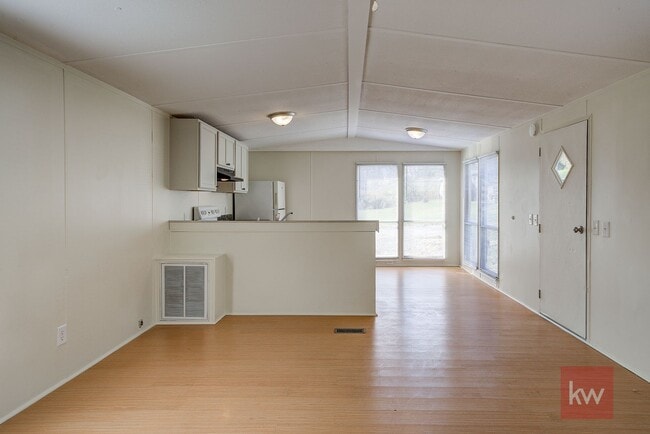 Building Photo - 102 Claude Simmons Rd