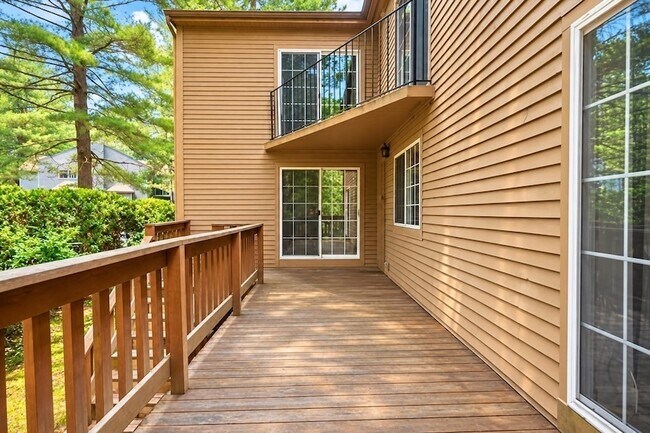 Building Photo - 54 Voyagers Ln