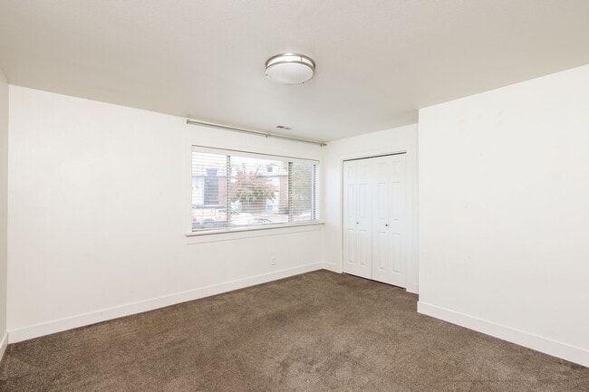 Building Photo - 3 Bedroom/1.5 Bathroom Condo in Provo