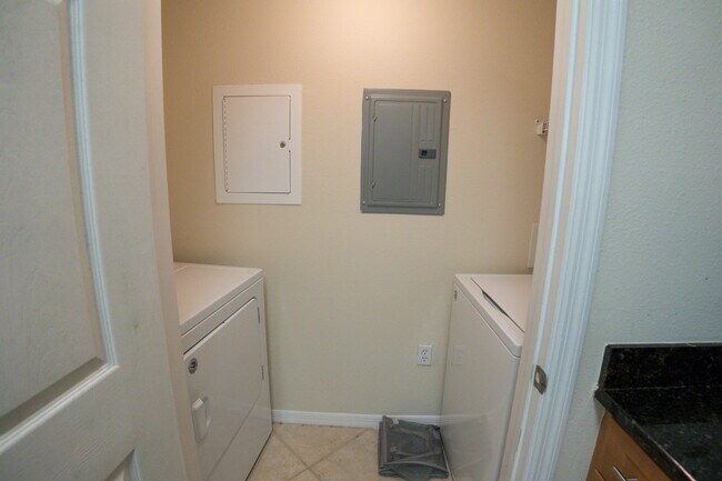 Building Photo - 6386 Emerald Dunes Dr