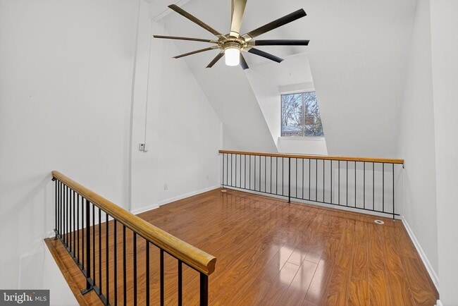 Building Photo - 105 Jackson St