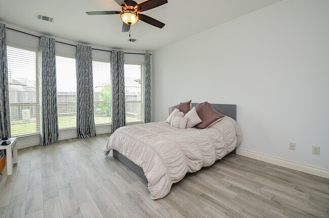 Building Photo - 3707 Brampton Island Dr