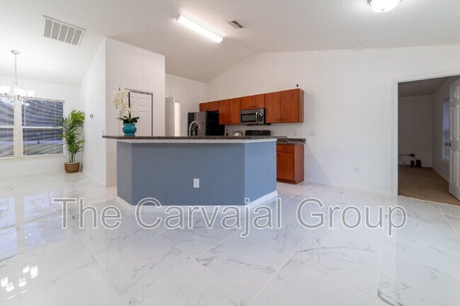 Building Photo - 5107 SW 165th St Rd