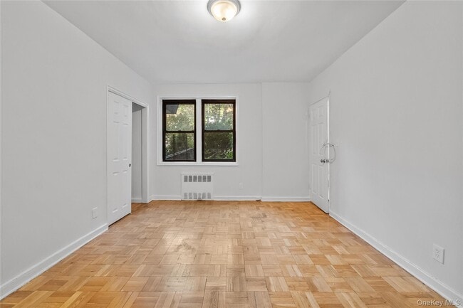 Building Photo - 140 E Hartsdale Ave