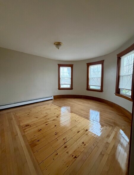 Building Photo - 3 Malden St